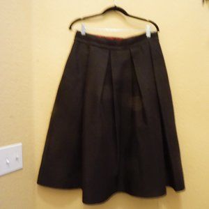 Great White House Black Market Holiday Skirt!
